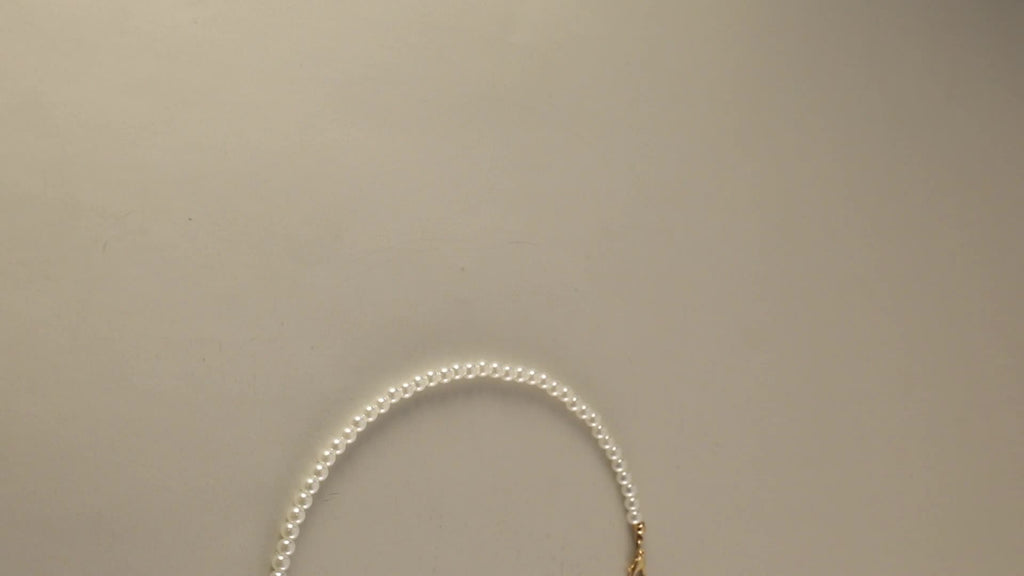 Elegant Single-Strand Faux Pearl Choker